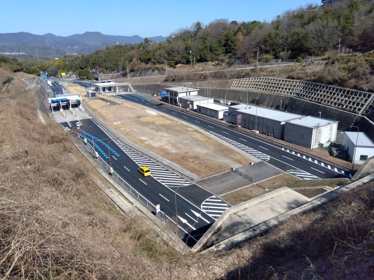 写真：令和４年度　広島高速１号線及び４号線舗装修繕工事